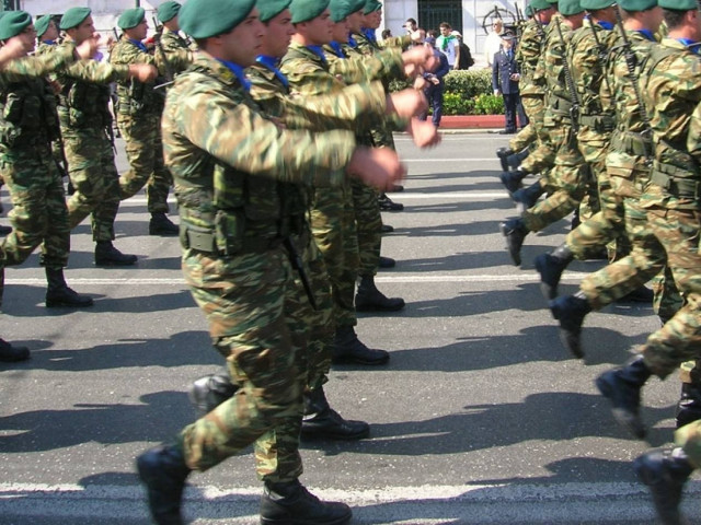 Με αύξηση της θητείας προσπαθούν να εξοικονομήσουν χρήματα