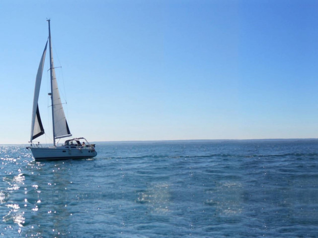 Ακυβέρνητο ιστιοφόρο λόγω μηχανικής βλάβης