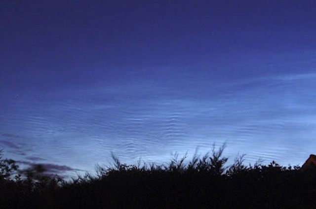 Μυστηριώδη σύννεφα κάνουν τον ουρανό... θάλασσα