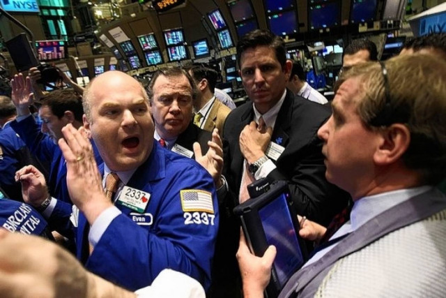 Συνεχίζονται οι πτωτικές τάσεις στη Wall Street