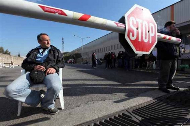 Κρίσιμη συνάντηση Βρούτση με τους απεργούς της Ελληνικής Χαλυβουργίας