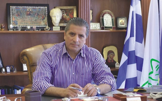 Γ. Πατούλης: Άφησε τα χρέη και πήγε για μπύρες