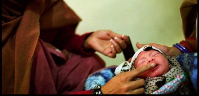 Σοκ: Πατέρας-τέρας έθαψε ζωντανό  το νεογέννητο παιδί του