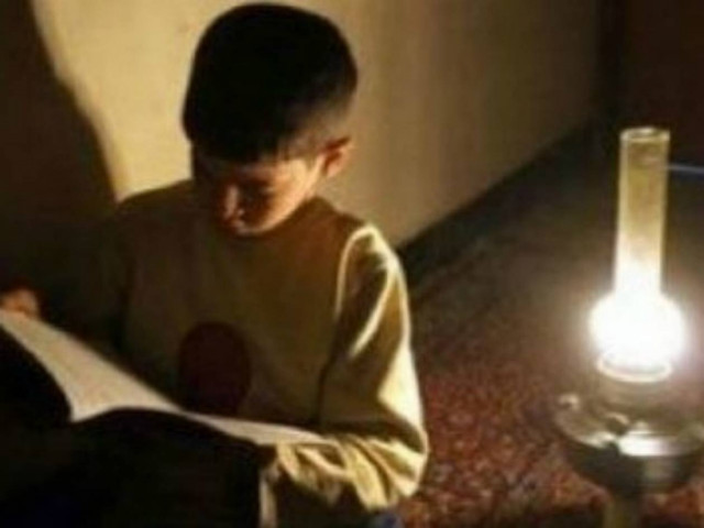 Ντροπή: Θα κόψουν το ρεύμα σε εννιαμελή οικογένεια στην Πάτρα