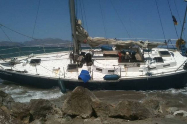 Θαλαμηγός προσάραξε σε αβαθή στη Μυτιλήνη