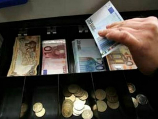 Ηράκλειο: Μπήκε για ρούχα και βγήκε ... με 100 ευρώ!