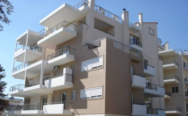 «Μαϊμού» πολιτικός μηχανικός υποσχόταν τακτοποιήσεις ημιυπαίθριων