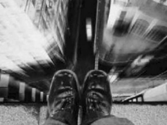 Πατήσια: Άνδρας απειλεί να αυτοκτονήσει