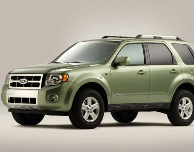 Ανακαλούνται 11.500 Ford Escape