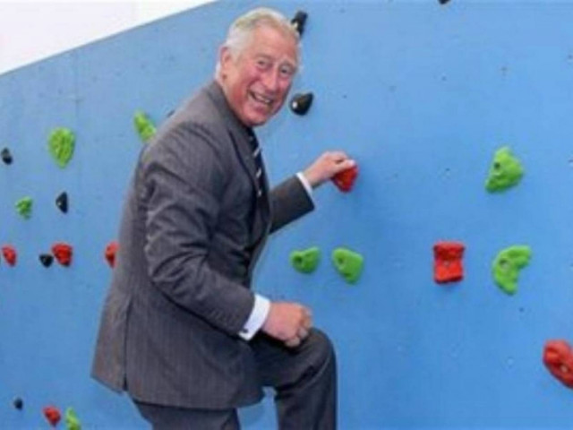 Η αναρρίχηση του πρίγκιπα Κάρολου (video+photos)