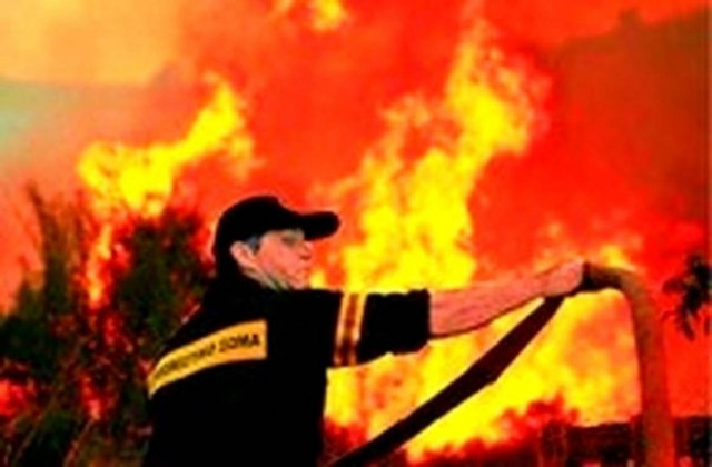 Σε εξέλιξη πυρκαγιές σε Εύβοια, Λευκάδα, Δράμα και Κρήτη