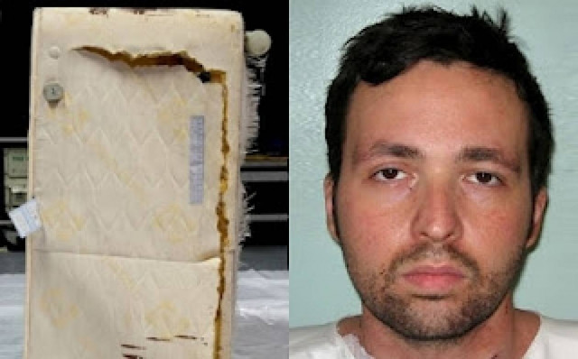 ΑΠΙΣΤΕΥΤΟ: Ο φονιάς κρυβόταν για δύο μέρες μέσα στο κρεβάτι!