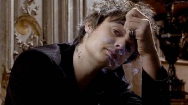 Ανίκανος να απεξαρτηθεί ο σταρ της ροκ Πίτ Ντόχερτι!