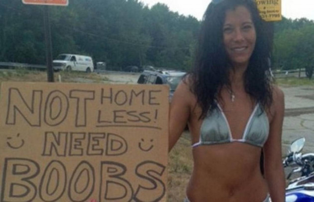 Κάνει έρανο για προσθετική στήθους!