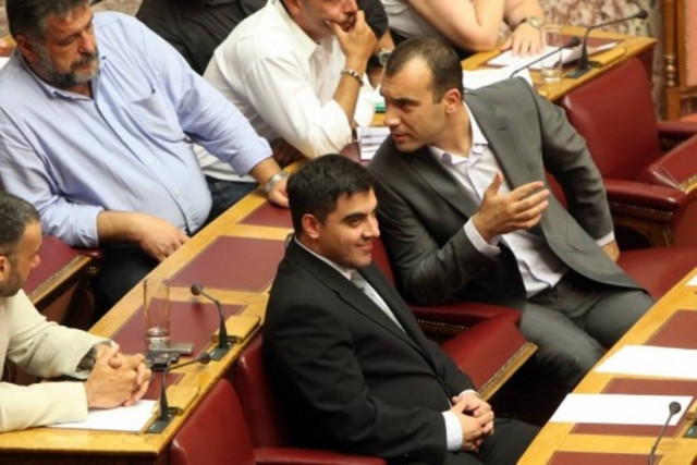 Χρυσή Αυγή: Λάτρης του Άουσβιτς ο νέος βουλευτής (VIDEO)