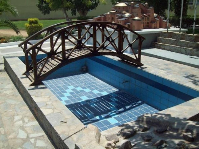 ΑΠΟΚΑΛΥΨΗ! Κι άλλη πισίνα στον Κορυδαλλό!