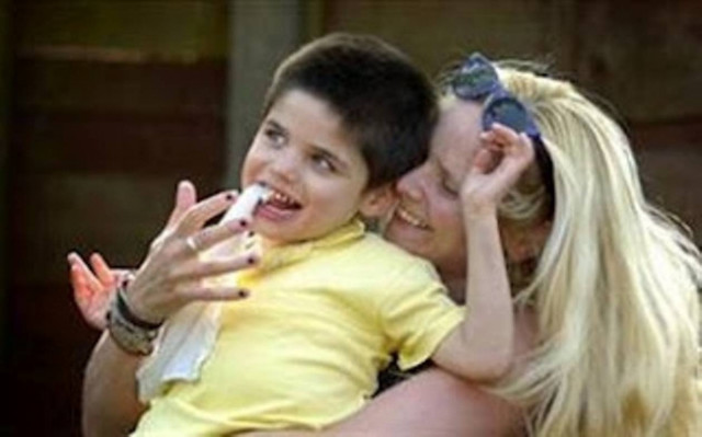 Αυτιστικό παιδάκι …τρώει το δωμάτιο του