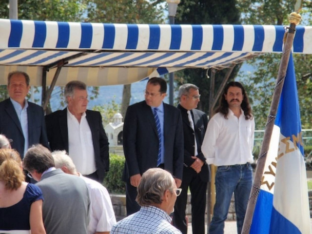 Δίπλα-δίπλα στελέχη της ΝΔ με την “Χρυσή Αυγή”