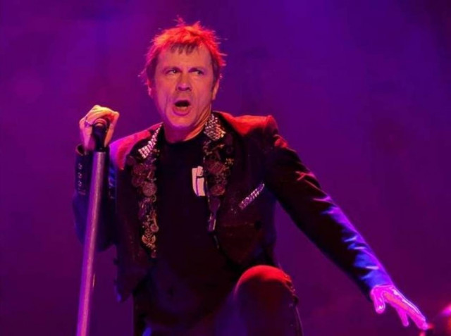 Iron Maiden: «Γαλλικά» από μικροφώνου σε «αγενή» οπαδό