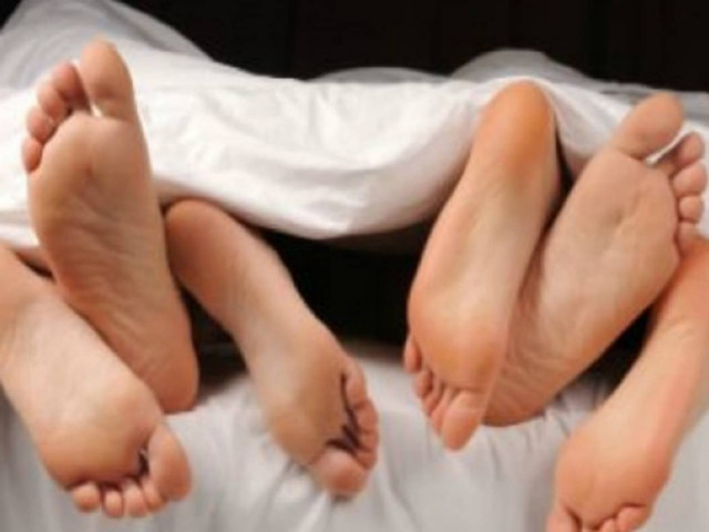 Έρευνα σοκ για το ομαδικό σεξ