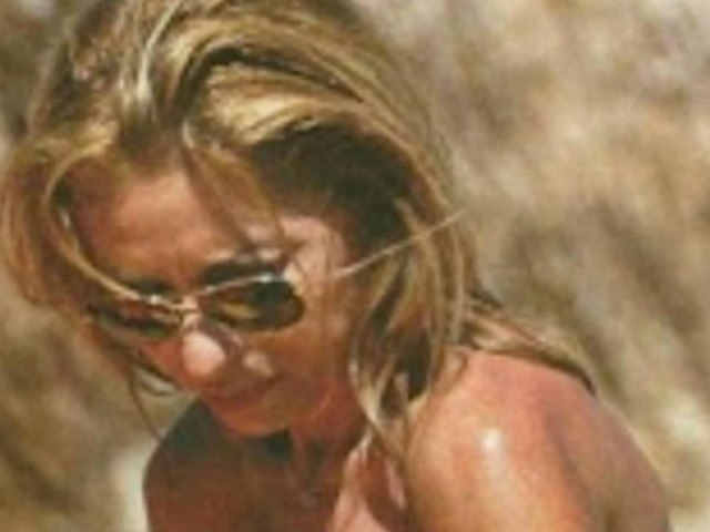 Το μπικίνι της Έλλης Στάη που έκλεψε εντυπώσεις και βλέματα! (pics)