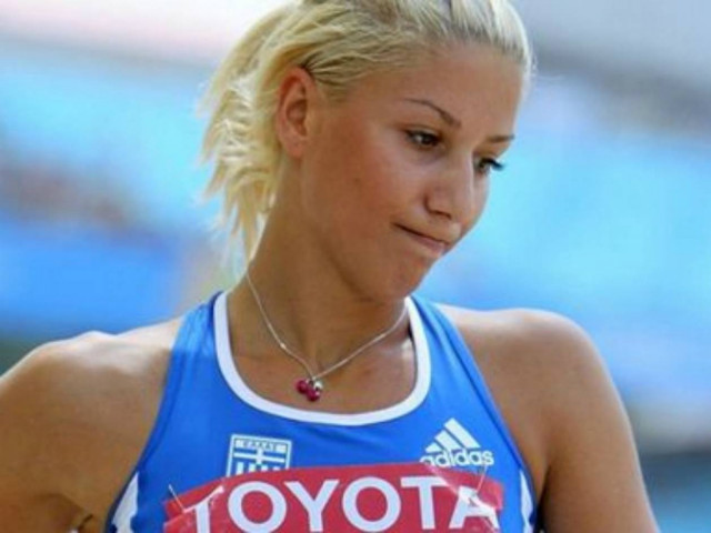 Βούλα Παπαχρήστου: Ανέβασε στο Twitter φωτό με ένα 45αρι όπλο!