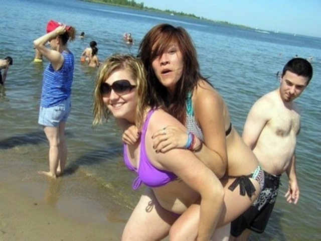 Φωτογραφίες με μπικίνι... για πέταμα!