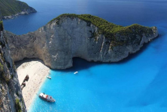 Σκοπιανή πρόκληση στο Ναυάγιο της Ζακύνθου!