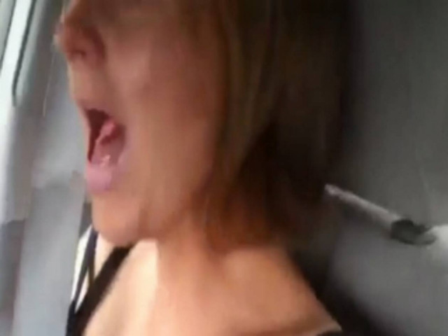 Απίστευτη φάρσα: Παραλίγο... μετωπική με φορτηγό!