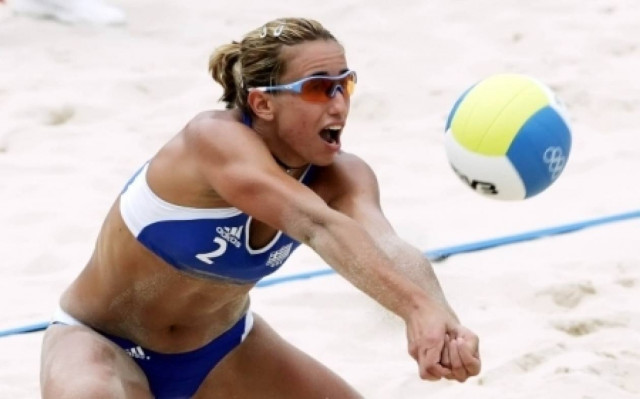 Προκαλεί η Sun: Απίστευτη λασπολογία για την Βίκυ Αρβανίτη!