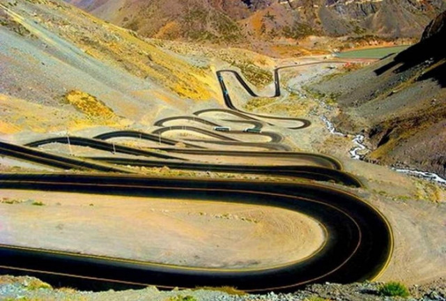 Οι πιο extreme δρόμοι για οδήγηση!