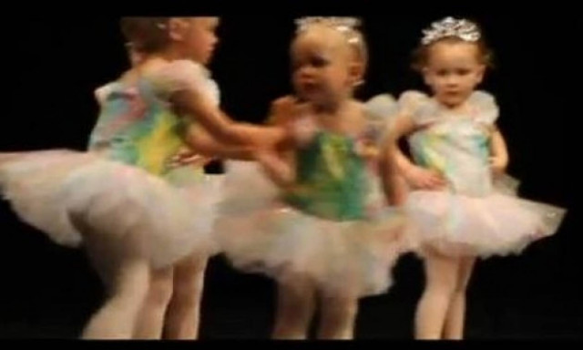 Απρόβλεπτος καβγάς σε ρεσιτάλ χορού 2χρονων!