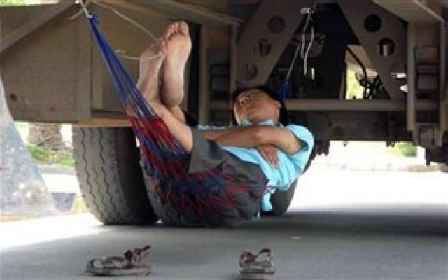 Όταν δεν μπορούμε να κρατήσουμε τα μάτια μας ανοικτά (φωτό)