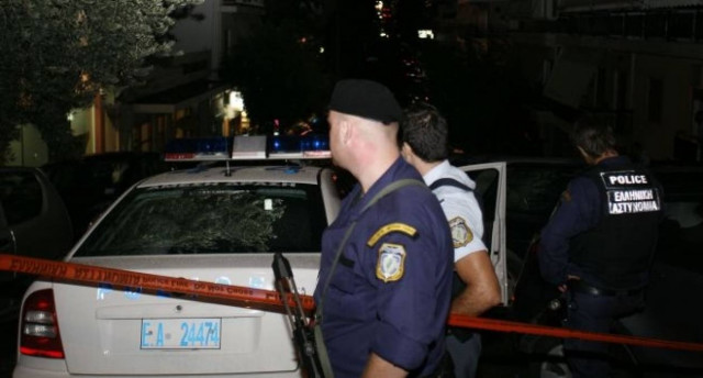 Τρόμος για νεαρό ζευγάρι από ομάδα Πακιστανών