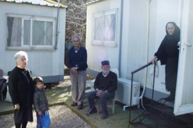 Πάτρα: Άγριο δούλεμα στους σεισμόπληκτους