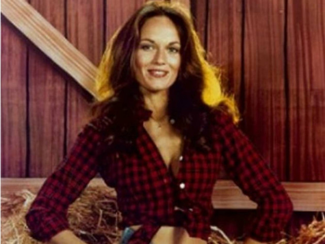 Α, ρε χρόνε αλήτη: Δείτε πως είναι σήμερα η sexy Daisy Duke!