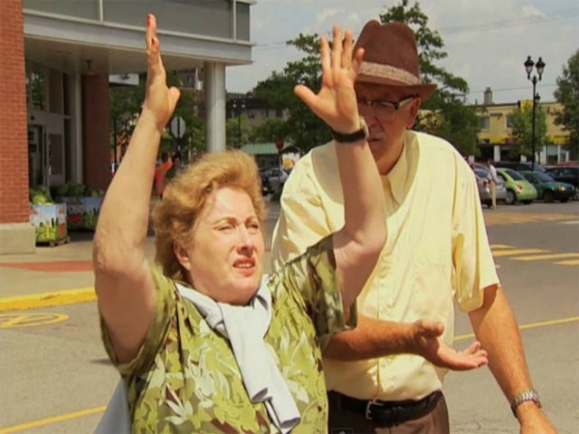 Φάρσα: Πως να ξεφορτωθείτε την ενοχλητική γυναίκα σας (vid)