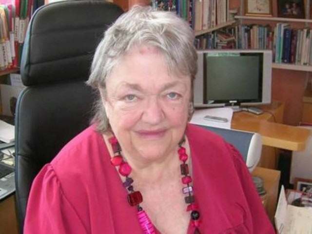 Πέθανε η συγγραφέας Μέιβ Μπίντσι