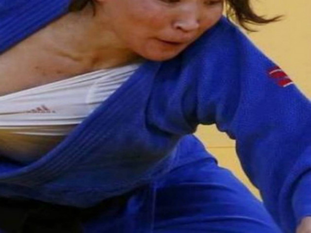 Σέξι ατύχημα στους Ολυμπιακούς Αγώνες -Της βγήκε το στήθος έξω!