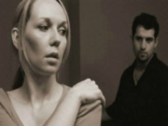 ΣΟΚ: Βιντεοσκοπούσε με κρυφή κάμερα γυμνή την πρώην του!