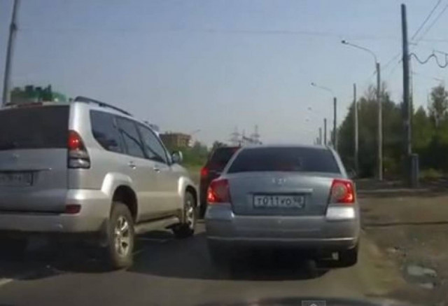 Video: Αυτός ο οδηγός δε… συγχωρεί!