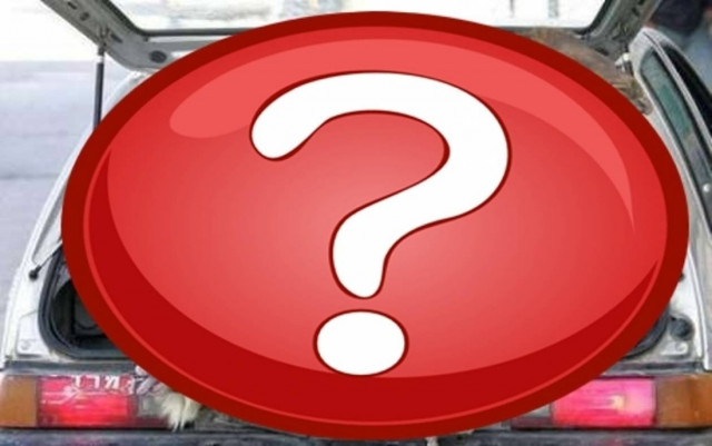 Τι έχει ο άνθρωπος μέσα στο πορτ μπαγκαζ του!!!