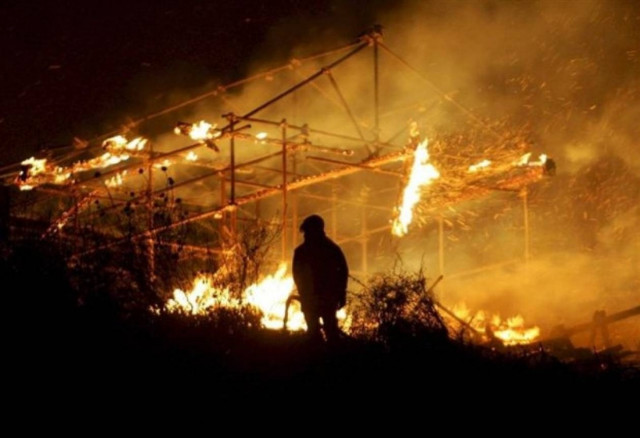 Ένας νεκρός πυροσβέστης από τις φωτιές στην Ιταλία