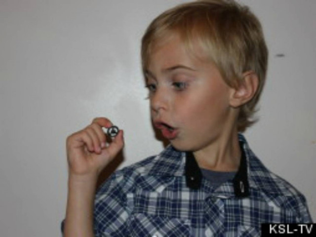 6χρονος είχε κρυμμένο στη μύτη του lego για 3 χρόνια! (vid)