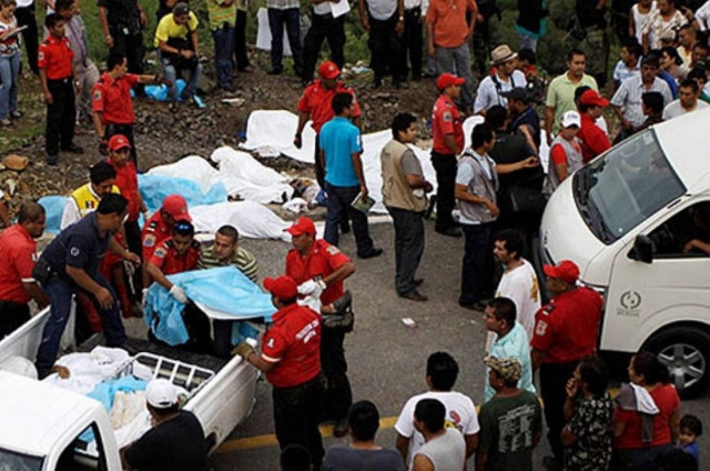 Μεξικό: Τραγωδία σε αυτοκινητόδρομο με 16 νεκρούς