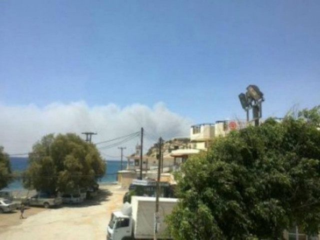 Κρήτη: Τρόμος για τουρίστες - Φλόγες «έγλειψαν» ξενοδοχείο