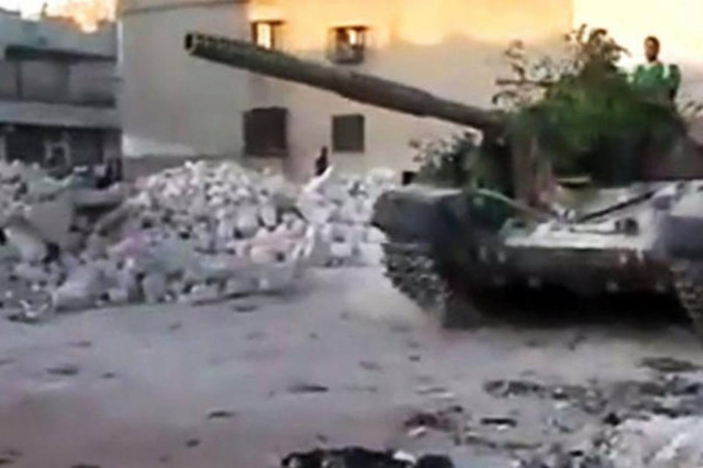 Βομβαρδισμοί στο Χαλέπι-Φεύγουν οι παρατηρητές