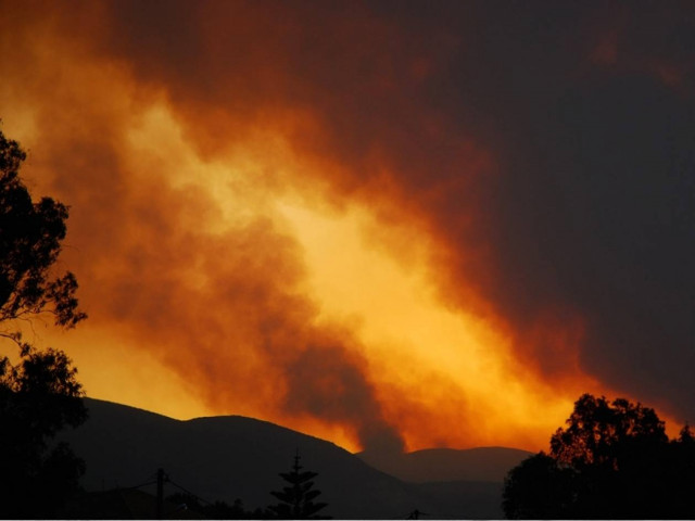 Σε πύρινο κλοιό όλη η χώρα