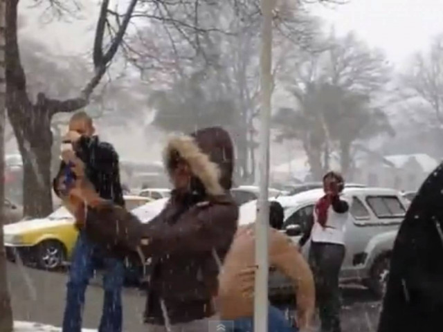 Βίντεο: Χιόνια στη Νότια Αφρική