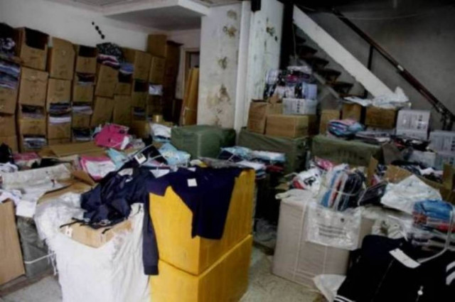 Αποθήκη με προϊόντα «μαϊμού» στο Βοτανικό